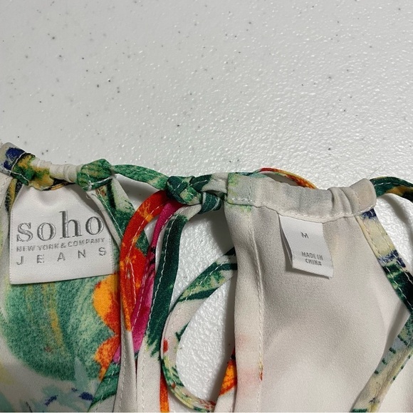 Soho NEW YORK & COMPANY Sleeveless tropical floral top size M - Picture 6 of 9